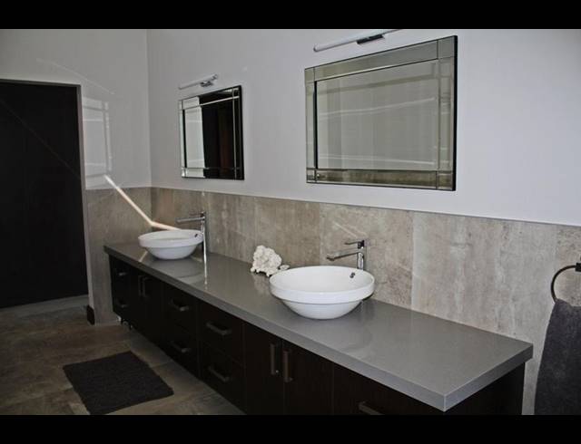 4 BEDROOM HOUSE FOR SALE IN PINNACLE POINT GOLF ESTATE